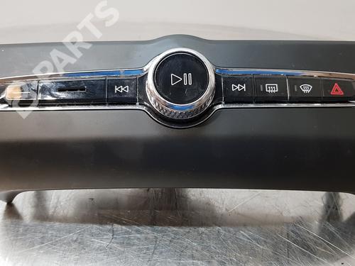 Used Radio VOLVO XC60 II (246) D4 (190 hp) 7885106