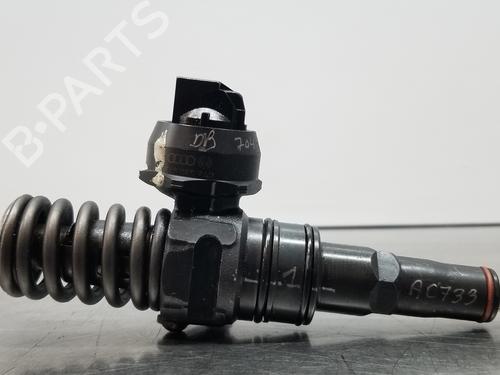 Used Injector VW TOUAREG (7LA, 7L6, 7L7) 2.5 R5 TDI (174 hp) 17098048