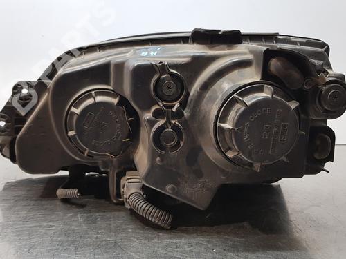 Right headlight KIA SORENTO I (JC) 2.5 CRDi 4WD | BP9220780C29 