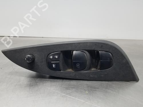 Used Left front window switch NISSAN PULSAR Hatchback (C13) [2014-2025]  29276048