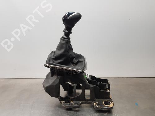 Used Gear lever OPEL CORSA F (P2JO) [2019-2025]  29856640