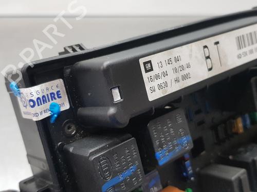 Fuse box OPEL ASTRA H (A04) | BP30880097E1