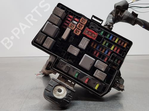 Used Fuse box TOYOTA YARIS (_P13_) [2010-2020]  18357205