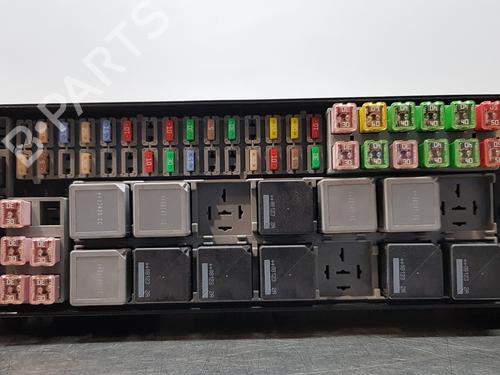 Used Fuse box LAND ROVER RANGE ROVER SPORT I (L320) [2005-2013]  18680239