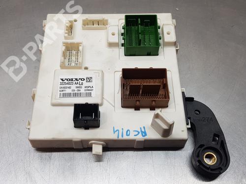 Used Electronic module VOLVO XC60 II (246) T5 AWD (250 hp) 11936403