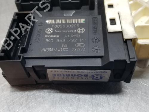 Right front window motor SEAT LEON (1P1) | BP30879752E20