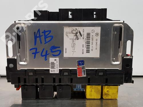 Fuse box MERCEDES-BENZ S-CLASS (W220) S 430 (220.070, 220.170) | BP11936560E1 
