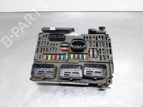 Used Fuse box PEUGEOT 407 SW (6E_, 6D_) [2004-2011]  31130021