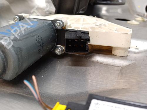 Front right window mechanism MERCEDES-BENZ S-CLASS (W221, V221) S 420 CDI (221.028, 221.128) | BP17664354C23 