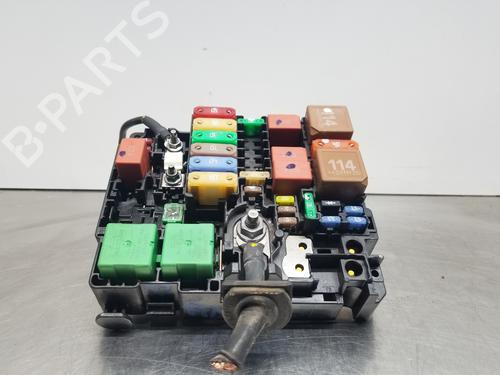 Used Fuse box PEUGEOT 208 II (UB_, UP_, UW_, UJ_) 1.2 PureTech 100 (101 hp) 30881096