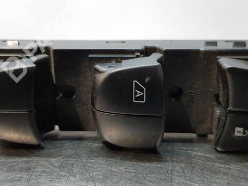 Used Left front window switch Left front window switch NISSAN JUKE (F15) 1.6 (117 hp) 8644642 8644642