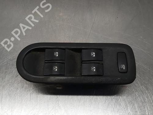 Used Left front window switch RENAULT SCÉNIC II (JM0/1_) [2003-2010]  30879208