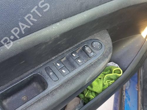 Fuse box PEUGEOT 307 (3A/C) | BP30879135E1