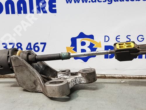 Gear lever PEUGEOT 5008 (0U_, 0E_) 1.6 BlueHDi 120 | BP7592229M90 