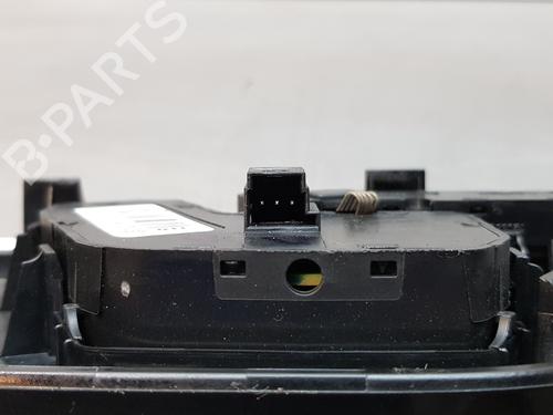Switch INFINITI QX30 2.2 D AWD | BP13711009I30 