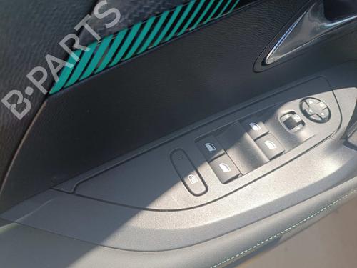 Display monitor PEUGEOT 2008 II (UD_, US_, UY_, UJ_, UR_, UC_) 1.2 PureTech 130 (USHNS, URHNS) | BP29568490C48 