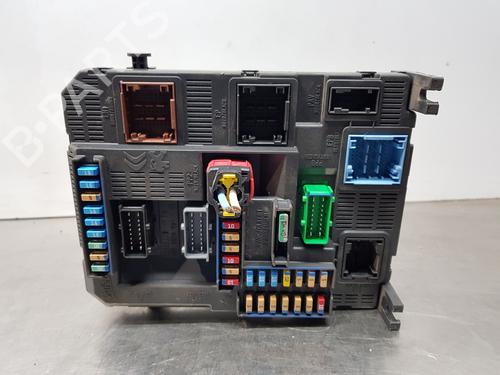Used Fuse box PEUGEOT 208 I (CA_, CC_) [2012-2021]  30881100
