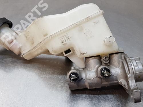 Used Brake master cylinder KIA CARENS IV [2013-2025]  10696308