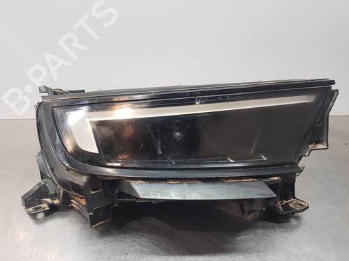 Used Right headlight OPEL MOKKA [2020-2025]  28024058