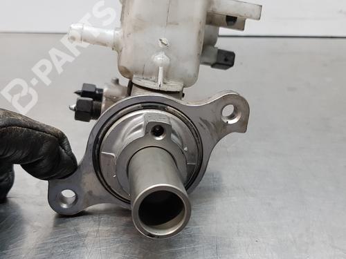 Brake master cylinder KIA CARENS IV 1.7 CRDi | BP10655500M77 