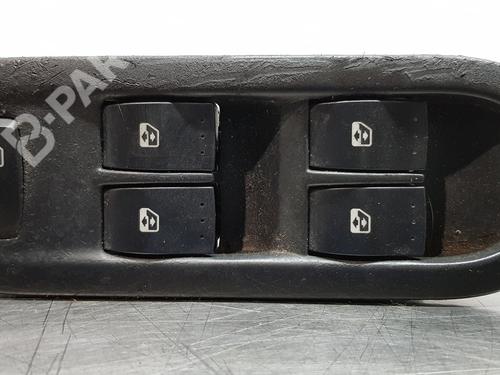 Used Left front window switch RENAULT SCÉNIC II (JM0/1_) [2003-2010]  11746707