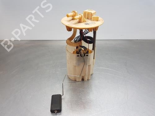 Used Fuel pump NISSAN PRIMASTAR Van (X82) 2.0 dCi 110 (110 hp) 30315050