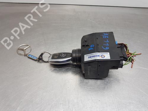 Used Ignition barrel MERCEDES-BENZ C-CLASS (W203) [2000-2007]  30514920