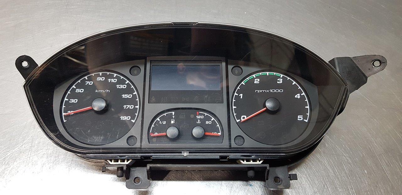 Instrument cluster IVECO DAILY VI Van 35S17, 35C17, 40C17, 50C17, 55C17