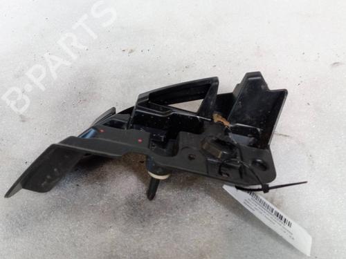 Used Front bumper bracket RENAULT CAPTUR II (HF_) [2020-2025]  25851857