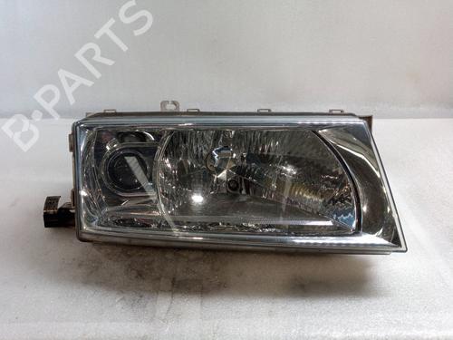 Used Right headlight SKODA OCTAVIA I (1U2) 1.9 TDI (100 hp) 30476871
