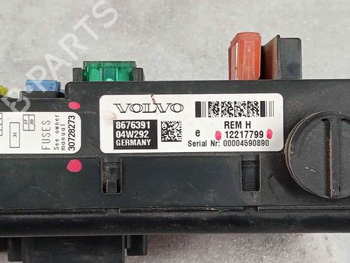 Fuse box VOLVO XC90 I (275) D5 AWD | BP17361061E1