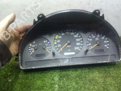 Kombinert Instrument MERCEDES-BENZ M-CLASS (W163) ML 400 CDI (163.128) (250 hp) 8792954