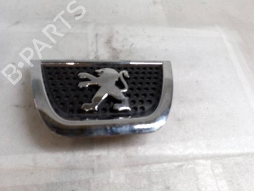 Used Grille PEUGEOT 3008 I MPV (0U_) 1.6 HDi (109 hp) 30625837