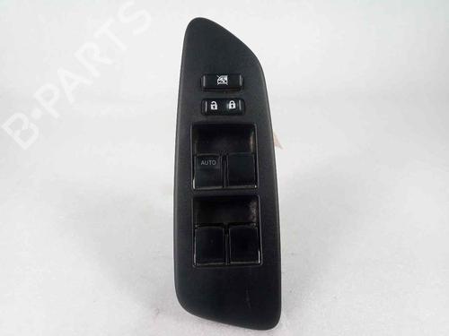Used Left front window switch TOYOTA AURIS (_E15_) [2006-2012]  11379830