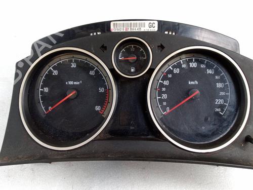 Used Instrument cluster OPEL ASTRA H (A04) [2004-2014]  24333796