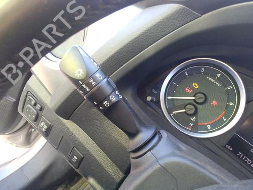 Switch TOYOTA AURIS (_E18_)  | BP8421535I30