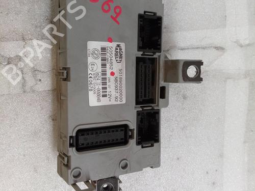 Used Fuse box ALFA ROMEO 147 (937_) 1.6 16V T.SPARK ECO (937.AXA1A, 937.BXA1A) (105 hp) 32079149