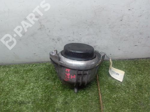 Used Engine mount Engine mount BMW 3 Touring (E91) 320 d (177 hp) 10268465 10268465