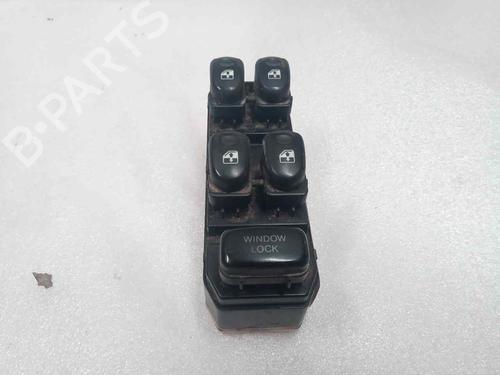 Interrupteur de vitre avant gauche HYUNDAI ACCENT II (LC) 1.3 (84 hp) 13877184
