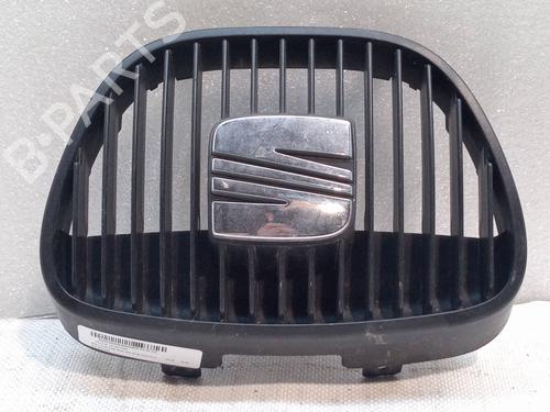 Used Grille Grille SEAT CORDOBA (6L2) 1.4 TDI (70 hp) 33427151 33427151