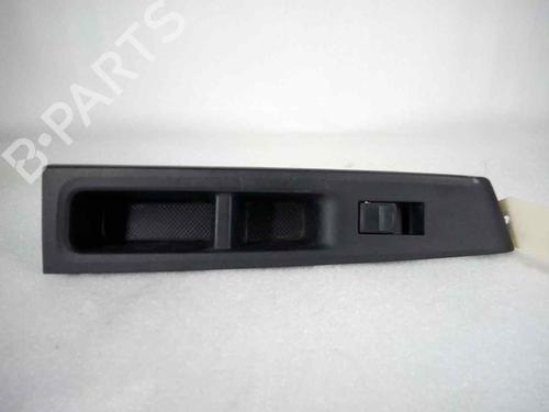 Used Right front window switch TOYOTA YARIS (_P13_) 1.5 Hybrid (NHP130_, NHP130) (101 hp) 10521685