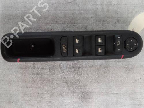 Used Left front window switch Left front window switch PEUGEOT 5008 (0U_, 0E_) 1.6 HDi (110 hp) 40226394 40226394