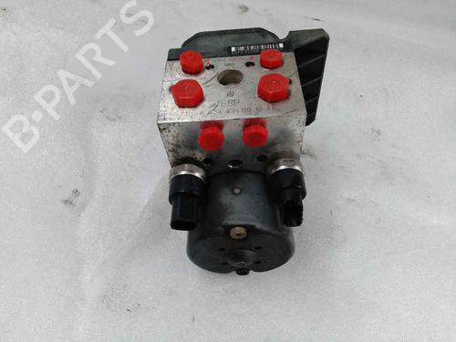 Used ABS pump MERCEDES-BENZ VANEO (414) 1.7 CDI (414.700) (75 hp) 15136789