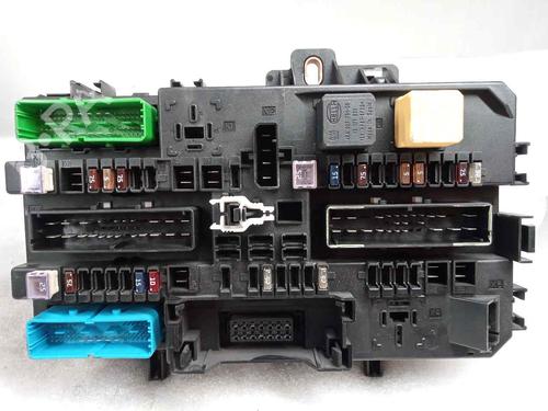 Sikringsdåse OPEL ASTRA H Estate (A04) [2004-2014]  18064182