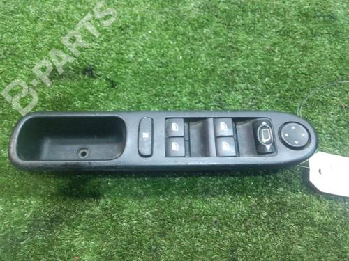 Used Left front window switch Left front window switch PEUGEOT 307 Break (3E) 2.0 HDI 110 (107 hp) 8684640 8684640