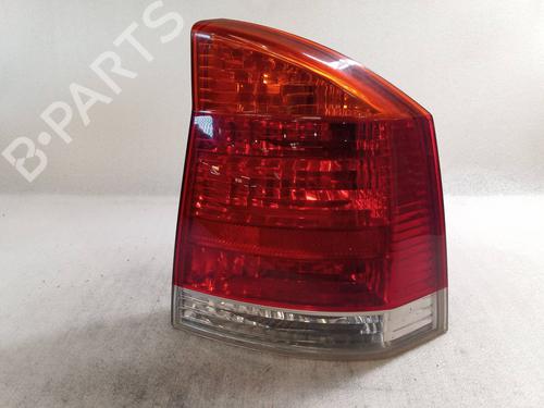Feu arrière droit OPEL VECTRA C (Z02) 2.2 16V (F69) (147 hp) 28143049