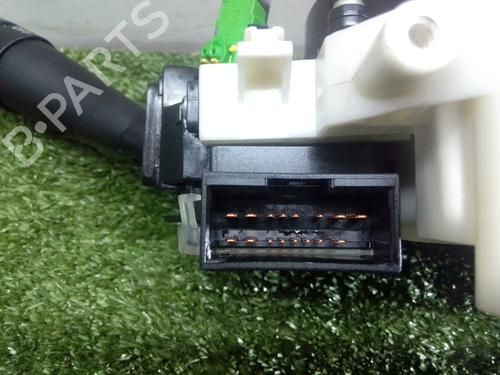 Switch HYUNDAI TUCSON (JM) 2.0 CRDi All-wheel Drive | BP8256894I30 