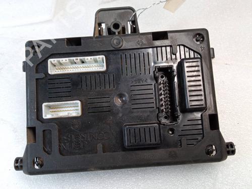 Used Fuse box RENAULT CLIO III (BR0/1, CR0/1) 1.5 dCi (BR17, CR17) (86 hp) 20371334