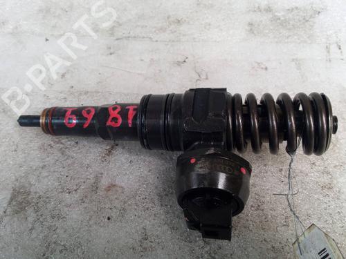 Used Injector VW TOUAREG (7LA, 7L6, 7L7) 5.0 V10 TDI (313 hp) 24147642
