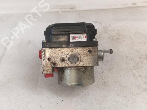 Used ABS pump NISSAN X-TRAIL II (T31) 2.0 dCi 4x4 (150 hp) 24452626